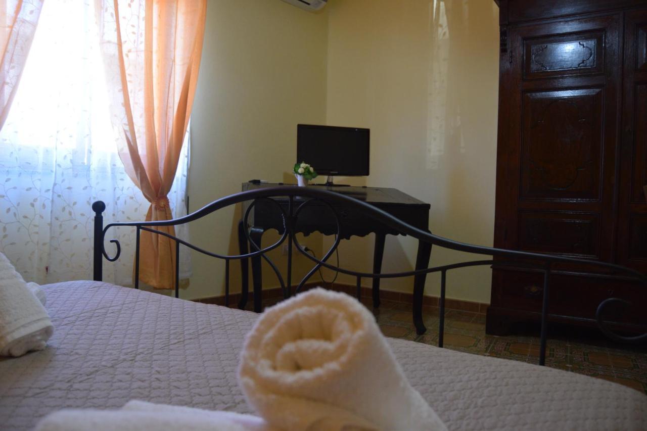 Su Fassoi Cabras Bed & Breakfast Bagian luar foto