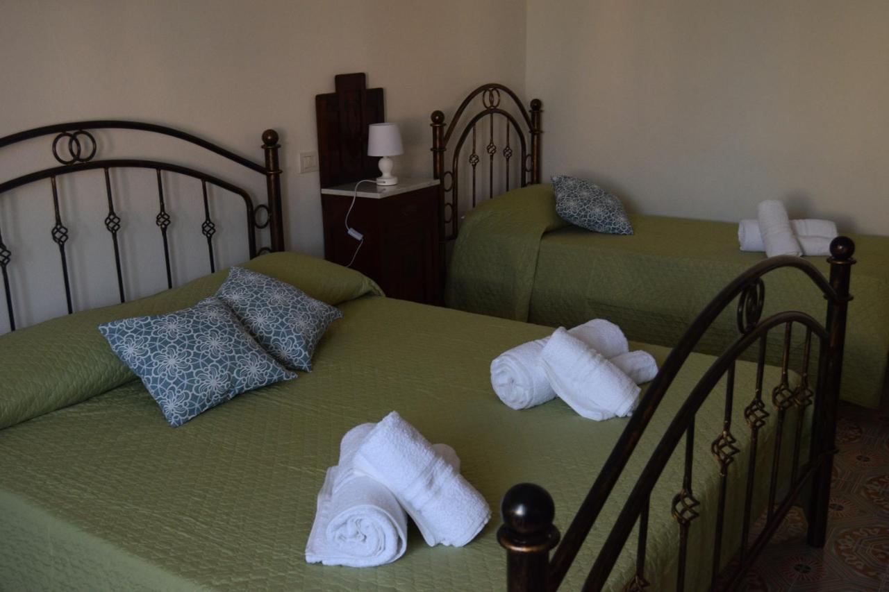Su Fassoi Cabras Bed & Breakfast Bagian luar foto