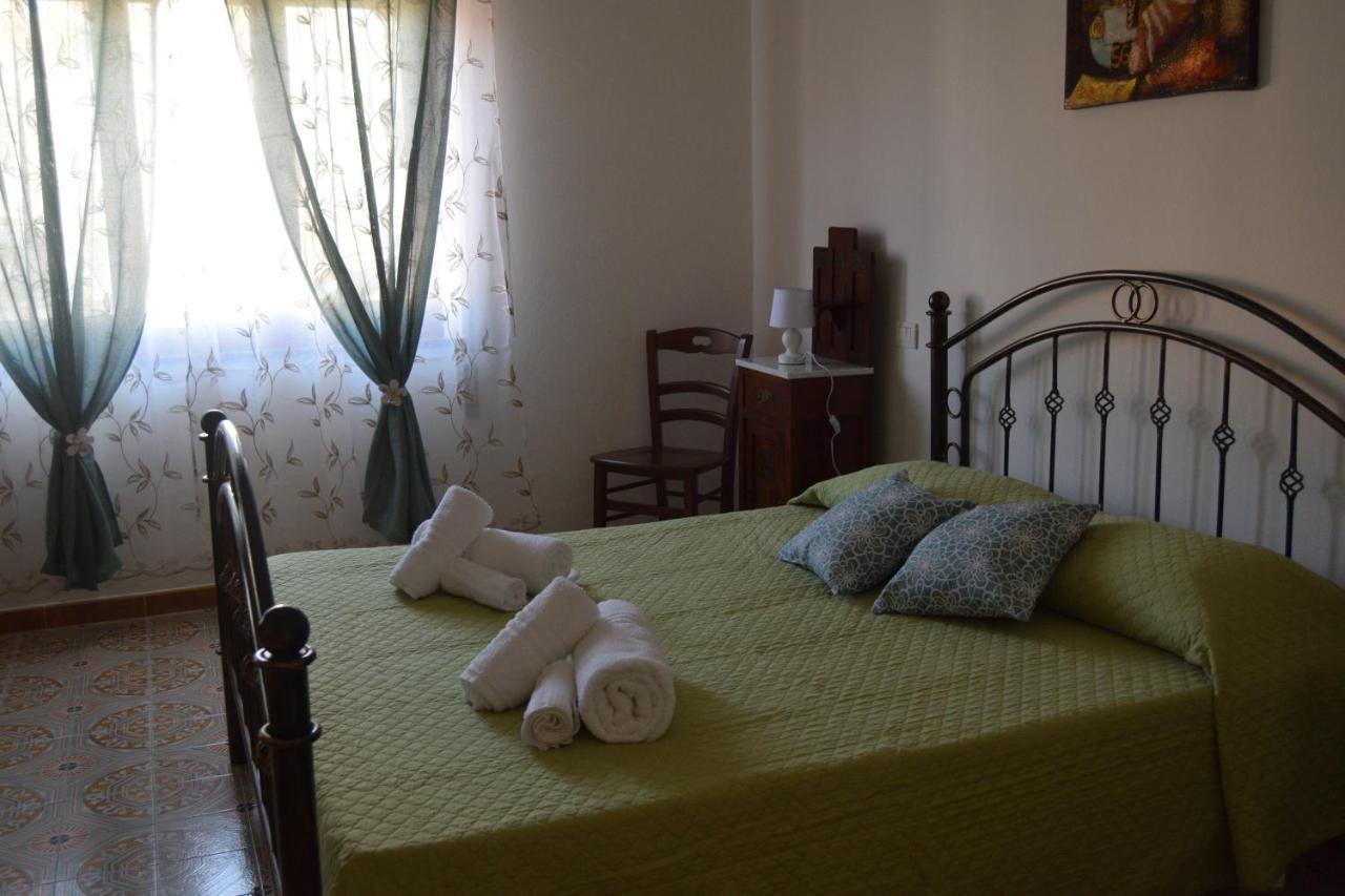 Su Fassoi Cabras Bed & Breakfast Bagian luar foto